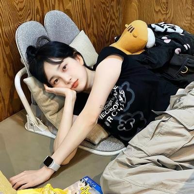 我们村里的人海报